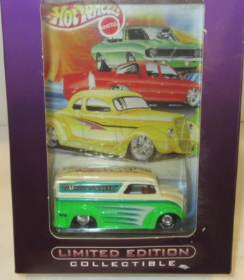 WORLD OF HOT WHEELS ~DAIRY DELIVERY w/ REAL RIDERS, PROTECTO PAK  & DISPLAY BOX~ - Image 1 of 4