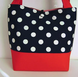 MARINEBLAU WEISS ROT GEPUNKTET HANDTASCHE HANDTASCHE BEUTELTASCHE TASCHE RETRO MOD MODE - Bild 1 von 12