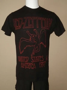 CAMISETA LED ZEPPELIN ESTADOS UNIDOS DE AMÉRICA 1977 NEGRA ROJA PEQUEÑA SM PARA HOMBRE NUEVA - Imagen 1 de 2