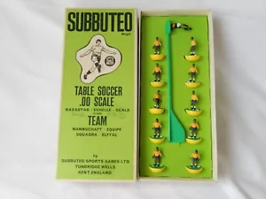 Subbuteo H/W Brazil Team - Complete With No Repairs - Picture 1 of 4