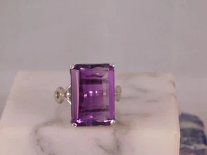 Anillo de plata de ley simple corte esmeralda amatista de 8,27 quilates - Imagen 1 de 8