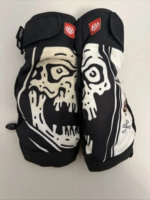 686 Men’s InfiDry Lander Warmer Touchscreen Mitt Sz Large Sketchy Tank Skull - Image 1 of 4