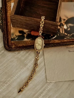 Reloj Pulsera Mujer Vintage Tono Dorado Ovalado Regalo Cuarzo Foto 1 de 4