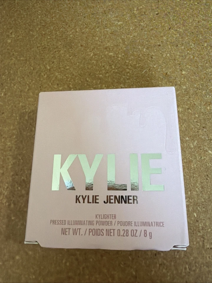 Kylie Jenner Kylighter Illuminating Pressed Powder 060 Queen Drip NEW! - Image 1 of 4