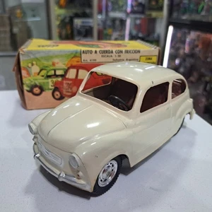 Fiat 600 Sanz Baltazar Argentina vintage con caja - Imagen 1 de 13