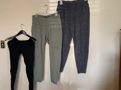 Lote de 3 Calças de Exercício, Leggings Tamanho G - XL Old Navy, Atlético - Imagem 1 de 4