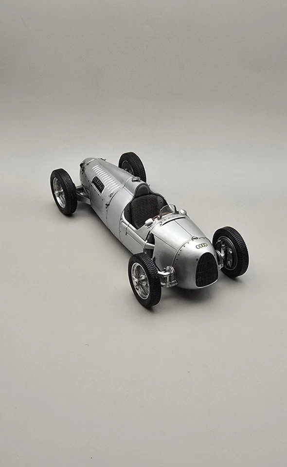 Audi - Auto Union Type C 1936-1937 CMC GmbH Germany/ Maßstab: 1:18/ Silber - Bild 1 von 4