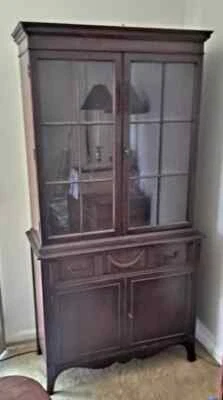 Gabinete de China Duncan Phyfe Caoba Años 50 Puertas con Panel de Vidrio 70" T 36" W De Colección Foto 1 de 4