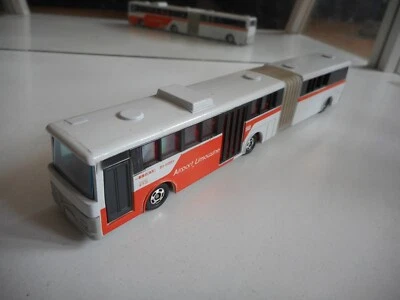 Long Tomica Volvo Bus en blanc/orange (Made in Japan) - Photo 1/2