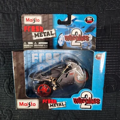 MAISTO 1:18 DIE CAST MOTORCYCLE DUCATI  - Image 1 of 4