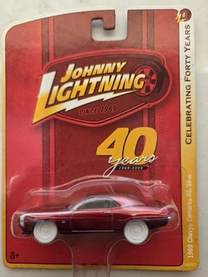Johnny Lightning CHASE 69 Chevy Camaro RS/SS WHITE LIGHTNING 40 Years Vhtf - Image 1 of 4