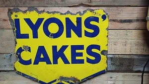 Lyons Cakes Enamel Sign - Picture 1 of 4