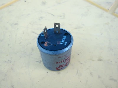 Suzuki Intruder 800 VS800 GL 1996 OEM INTERMITENTE INTERMITENTE RELÉ INTERRUPTOR INTERMITENTE Foto 1 de 4