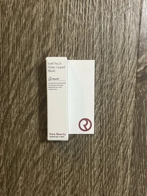 Nuevo en caja Rubor Líquido Mate Suave Pellizco Belleza Raro GRACE 0.04 OZ 1.4 ml Foto 1 de 3