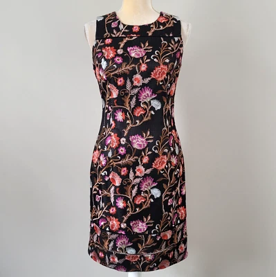 Vestido Vaina Negro WHITE HOUSE BLACK MARKET Talla 4 Sin Mangas Floral Bordado Foto 1 de 4