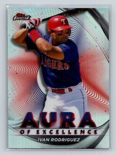 2022 Topps Finest Ivan Rodriguez Aura of Excellence  Refractor #AE-IR Rangers