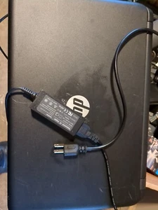 HP 15-F387WM AMD A8-7410 2.20GHz 4GB 500GB 15.6" Laptop/Notebook Windows 10 - Picture 1 of 9