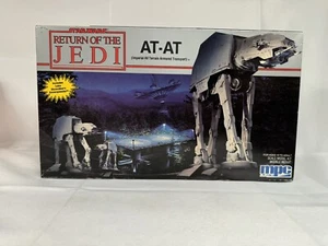MPC Star Wars Return Of The Jedi 1:100 AT-AT 1989 Model Kit (8919) (built) - Picture 1 of 19