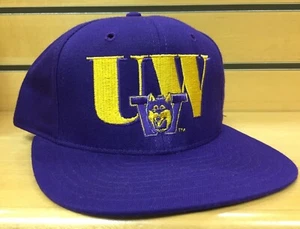 Talla 7 1/4 De Colección Nuevo Univ Washington Huskies Púrpura Ajustado Gorra Sombrero Años 90 De Colección - Imagen 1 de 8
