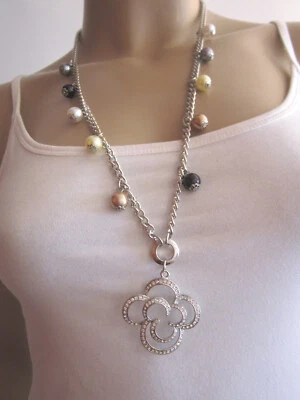 Damen Hals Kette lang Modekette Silber Perlen Pastell Strass Kamelie Statement - Bild 1 von 4