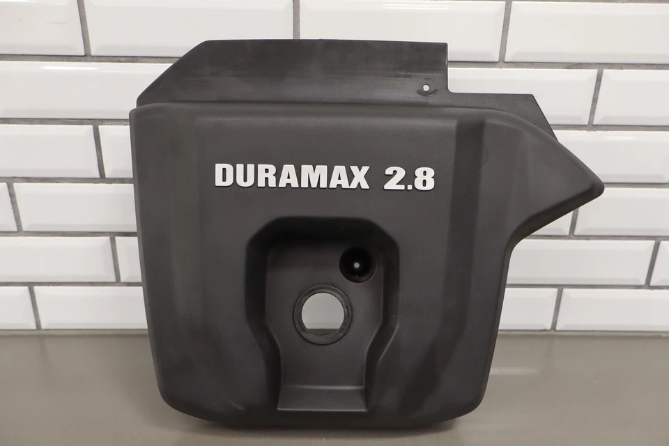 Capa de motor 16-22 Chevy Colorado Diesel Duramax 2.8L fabricante de equipamento original - Imagem 1 de 4