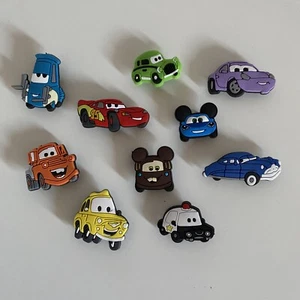 7 verschiedene Schuh Pin - Shoe Charms - Anstecker für Crocs - Clogs - Cars - Bild 1 von 1