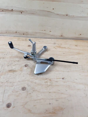 YAMAHA MT MT-09 RN43 Front Left Side Footrest Assy 18 - 20 — 第 1/4 张图片