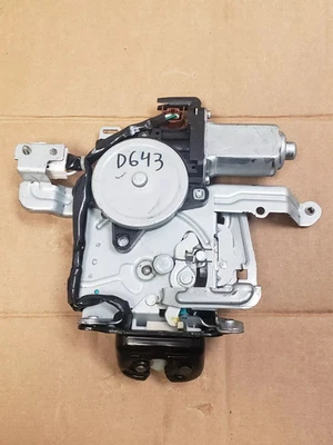 Actuador de cierre de puerta eléctrico usado OEM Nissan Murano 2015-2018 enchufe 90500-1CA1B Foto 1 de 4