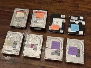 8x Vintage Apple Macintosh 3.5" Hard Drive Lot - 50 Pin SCSI Quantum Maxtor IBM - Photo 1/2