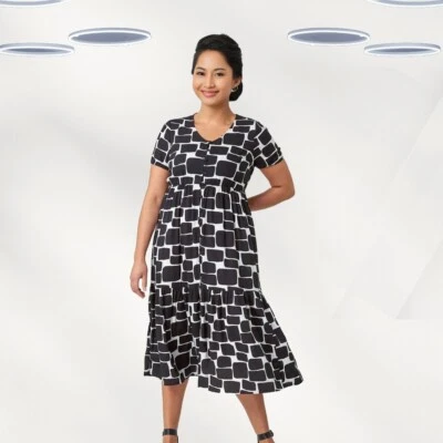 Ex Roman Women's Plus Size Printed Tiered Midi Dress in Black (Defect) - Imagem 1 de 3