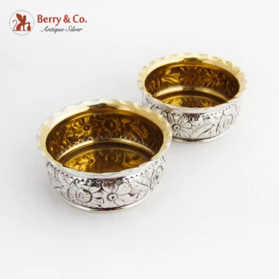 Par de sales abiertas florales Repousse interior dorado Gorham plata de ley 1890 Foto 1 de 4