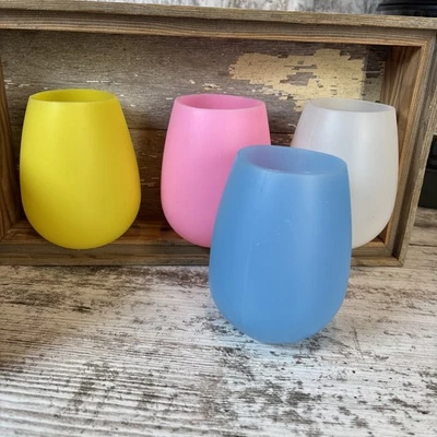 Juego de 4 copas de vino irrompibles de silicona para exteriores, piscina, playa, barco Foto 1 de 4