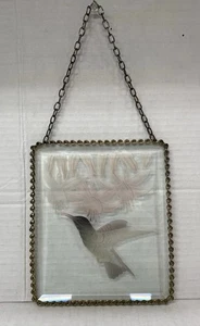  Vetro inciso colibrì e fiori incorniciato in catena oro appendere parete o finestra - Foto 1 di 10