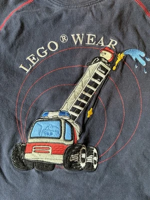 Camiseta Lego Wear Y2K vintage de la década de 2000 camión de bomberos niño pequeño 4T Foto 1 de 4