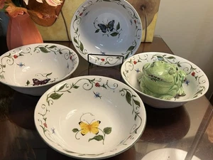 Tabletops Unlimited Schmetterling Suppe Müslischalen 4 Stück Set - Bild 1 von 12