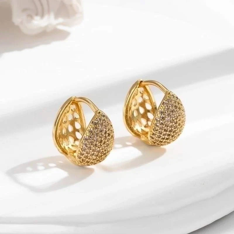 Pendientes de aro en forma de lágrima en tono dorado cristal pavé para mujer joyería de moda Foto 1 de 1