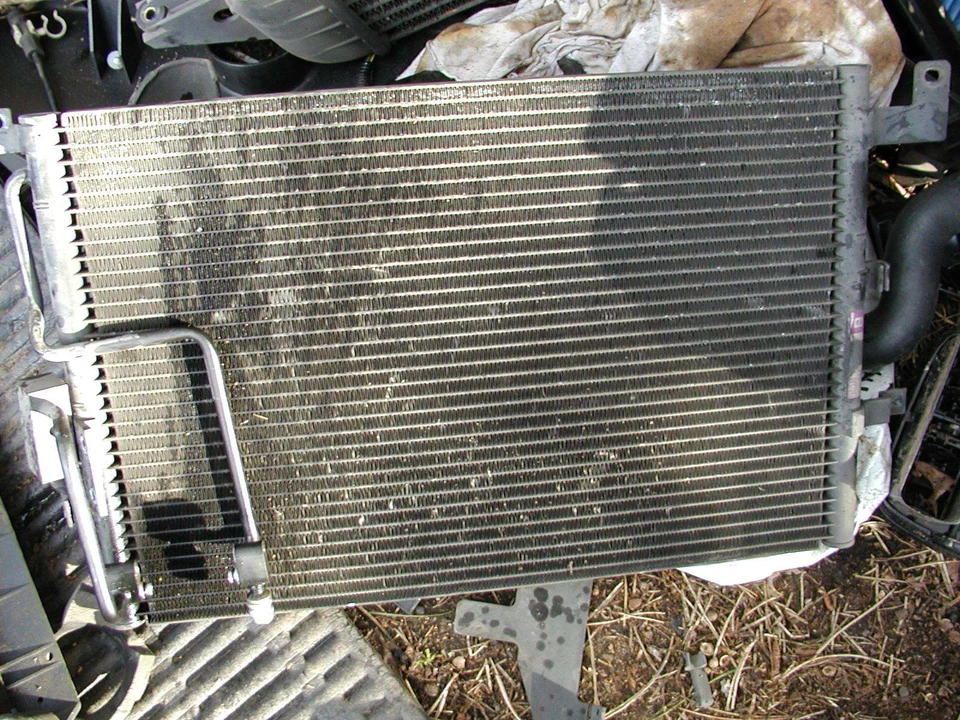 Saab 900 1994-1998 AC Condensor air conditioning 4 cylinder  1995 1996 1997 - Image 1 of 1