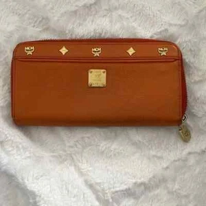 MCM Elegante Orange Damen Zip Around Geldbörse mit Charms & MCM Zipper Pulls - Bild 1 von 4