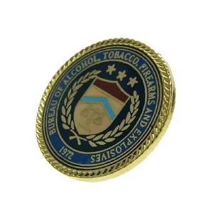 ATF DOJ Justicia Alcohol Tabaco Armas de Fuego Sello Solapa Sombrero Pin Corbata Tac - Imagen 1 de 2