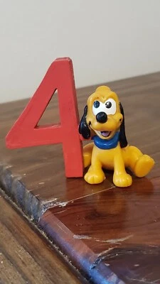 Figura PVC Cumpleaños Vintage Bebé Plutón Número 4 Disney Aplausos Pastel Topper Raro Foto 1 de 3