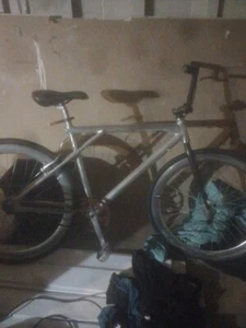 fixie bicycle Top of the line light weight fast and easy to Ride . Great bikE - Picture 1 of 4