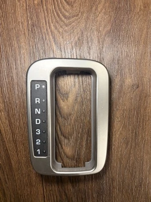 Saturn L200 L300 2001-2005 consola central bisel palanca de cambios tablero moldura plateado Foto 1 de 2