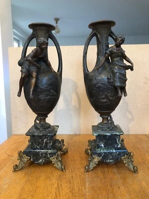 L&F Moreau / Paire de vases Art Nouveau en régule patiné, base en marbre H 48cm - Photo 1/4