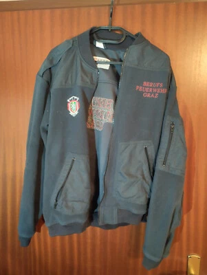 Feuerwehr BF Graz Alter Art  mit Eingestickten Abzeichen - Bild 1 von 2