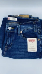 Women Signature by Levi Strauss Mid Rise Boyfriend jeans Sz 2/W26 Medium wash - Picture 1 of 8