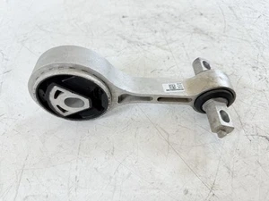2014 - 2020 MASERATI GHIBLI 3.0L ENGINE SUPPORT LINK MOUNT 06700048690 OEM - Picture 1 of 5