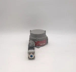 Contenitore per strumenti Hubbell HKB-BC con pressostato ITT 132P41C6 - Foto 1 di 5