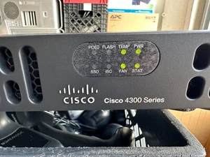 Cisco ISR4331/K9 V04 4300 Series Integrated Services Router - Bild 1 von 8