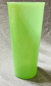 Vintage Tupperware Tall 16 oz Pastel Green  Tumbler #5107D 5107 - Picture 1 of 4