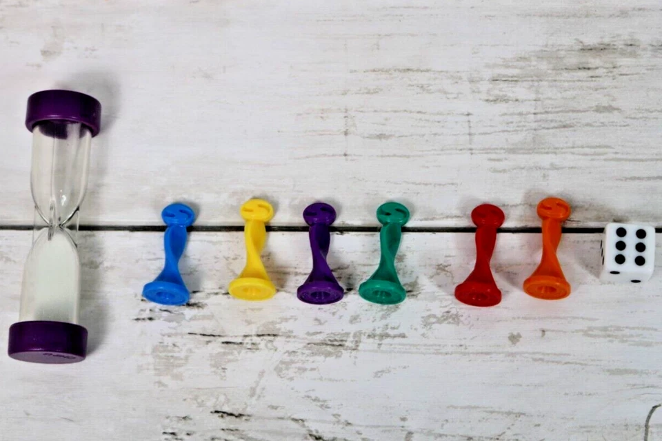 Juego de Mesa Quelf Piezas de Repuesto Temporizador y Troquel y 6 Movers SOLO PIEZAS Usado Foto 1 de 1